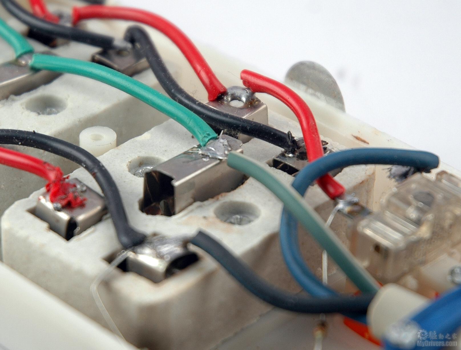 二脚排插没有接地线,那么是不是把二脚排插里