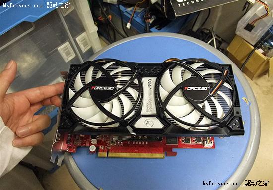 Radeon HD 4890新品：单六针供电接口