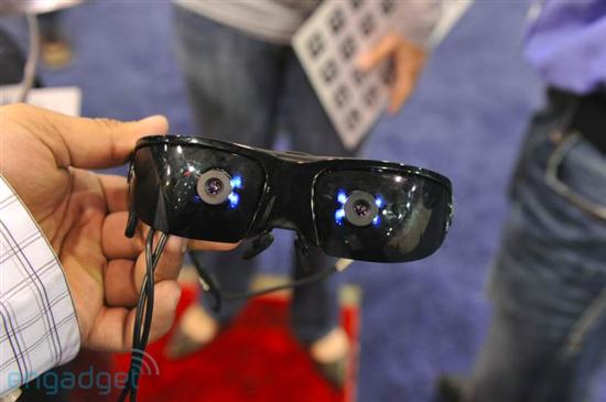 新型3D眼镜玩增强现实游戏 现场试用-Vuzix,W