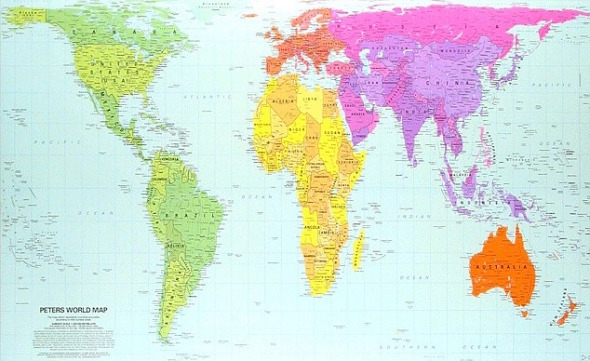 他在1974年绘制的世界地图理清了这种关系,欧洲居于世界中心.图片