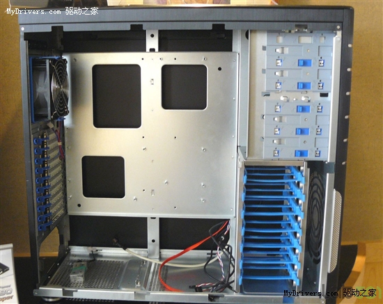 双路LGA1366主板专用：EVGA巨型机箱、1200W电源亮相