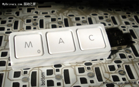 回收再利用：新款Mac键盘键U盘