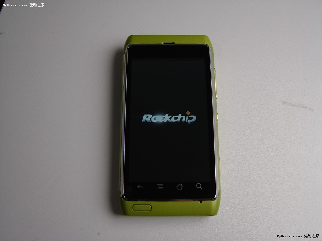 神似诺基亚N8+国产Android机长江3号亮相-谷