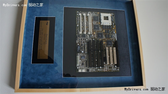 Intel X58迎双高速接口 原厂主板历史回顾