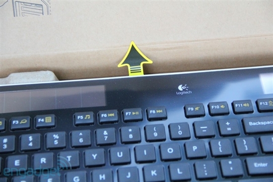 甩掉电池更环保 罗技首款太阳能键盘发布