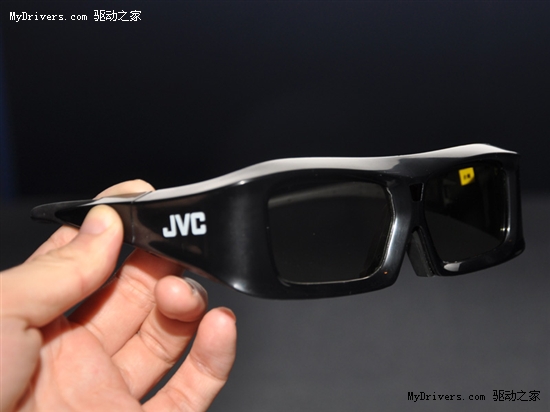 JVC旗舰投影机获THX 3D认证
