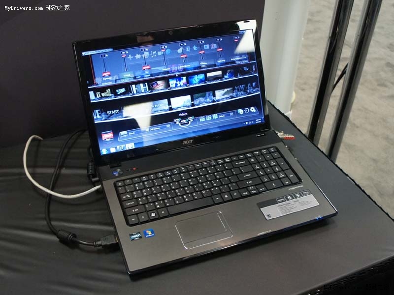 3寸,搭载高端型号radeon hd 6850m,vision pro商务机型.