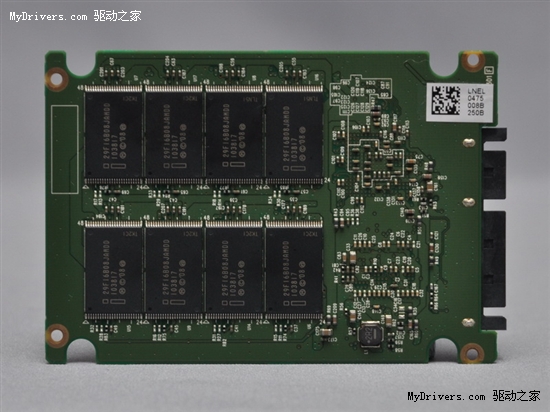 Intel首款SATA 6Gbps固态硬盘上市 拆解测试