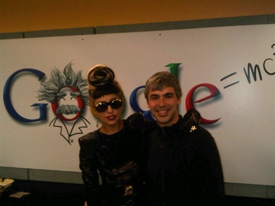 Lady Gaga拜访Google总部