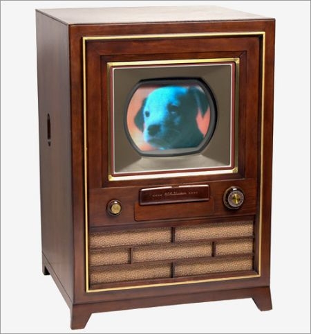 1954年的今天：首台彩色电视诞生