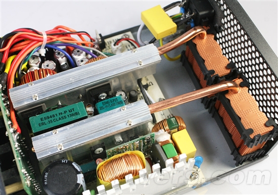 全插拔设计 超频三A8模组版电源评测