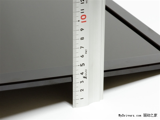 组图：HP超薄液晶显示器正式在日本上市 最薄处仅1cm