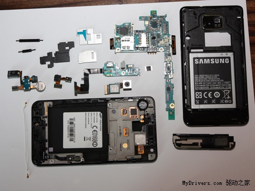 三星Galaxy S II拆解图 超薄机身之谜解开