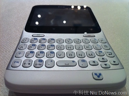 HTC联手腾讯 ChaCha变身QQ手机入华