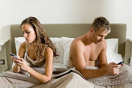 调查称1/3美国人沉迷智能手机 宁可放弃性生活