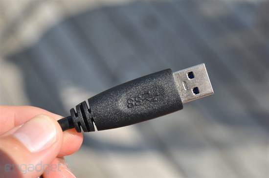 希捷新USB 3.0移动硬盘上市 送数据恢复服务