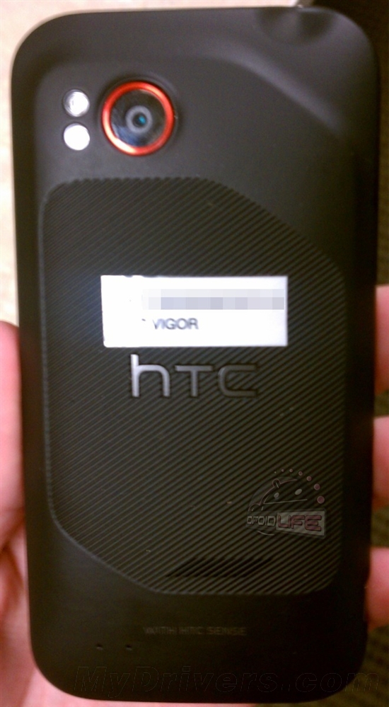 4.3寸720P触控屏+1.5GHz双核 HTC新旗舰真机照首曝光