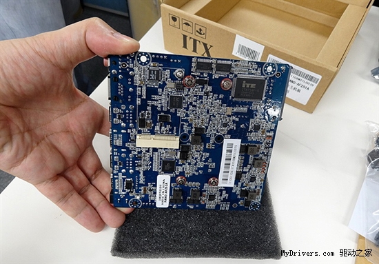 全球唯一Nano-ITX超微型APU主板上市了