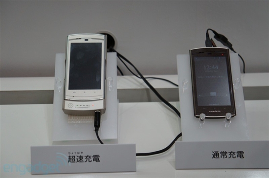 NTT Docomo原型手机电池十分钟就能充饱