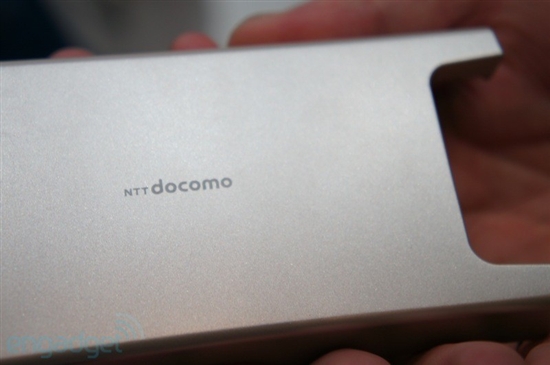 NTT Docomo原型手机电池十分钟就能充饱