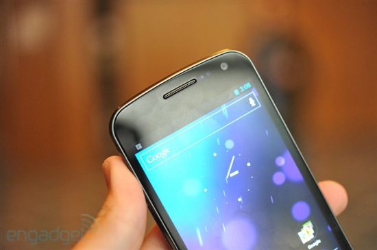 Android 4.0附体 Galaxy Nexus真机图赏