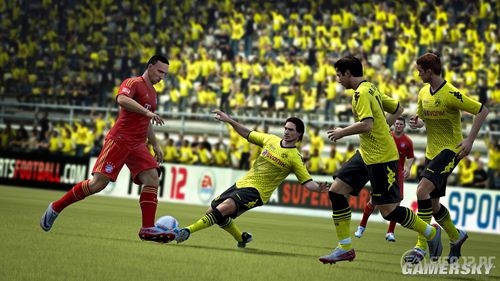 英国销量：《FIFA 12》为《实况足球 2012》25倍