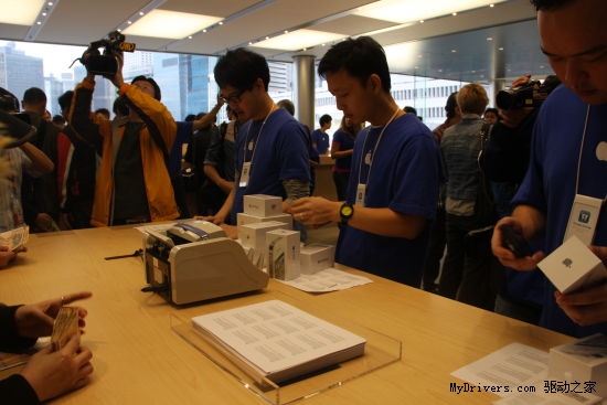 iPhone 4S今日在香港开售 每人限购5台