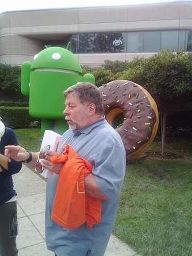 苹果创始人沃兹去Google拿Galaxy Nexus