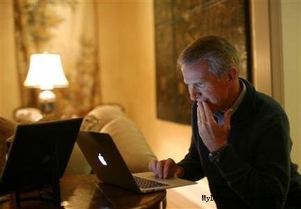 惠普董事长被拍到在家中使用MacBook Air