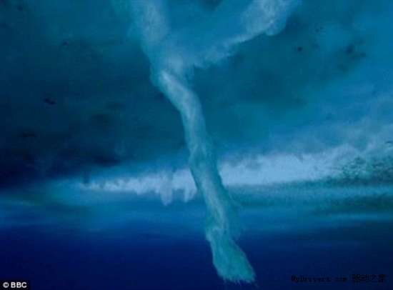 堪比科幻片：南極死亡冰柱沉入海底奇景