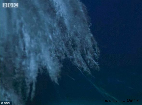 堪比科幻片：南极死亡冰柱沉入海底奇景