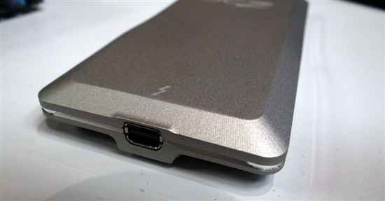 OCZ新品：4TB及“雷电”接口便携式SSD