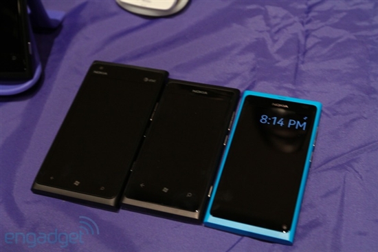 壳都懒的换？诺基亚Lumia 900真机图赏