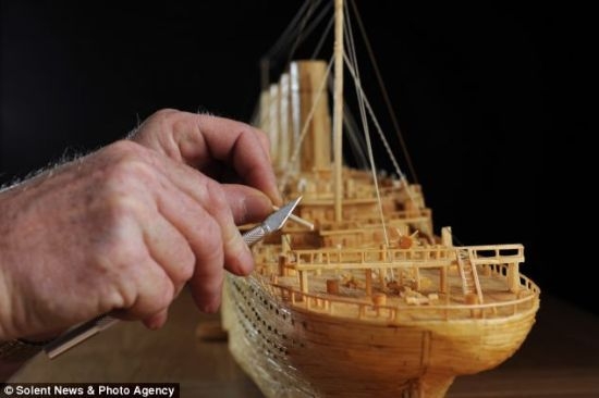 英国退休船员12万根火柴杆打造泰坦尼克