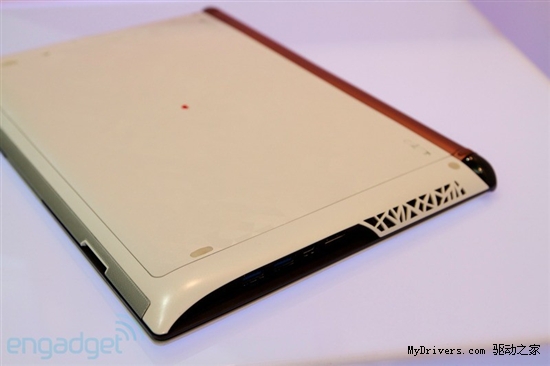 角逐Ultrabook：AMD展示18毫米APU超薄本