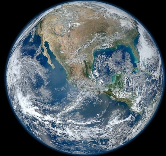 地球),由环绕距地面435英里(约合700公里)轨道运行的宇航局terra卫星