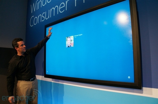 微软Win8演示亮点：82英寸平板+100点触控