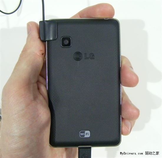 LG触屏双卡手机T385亮相