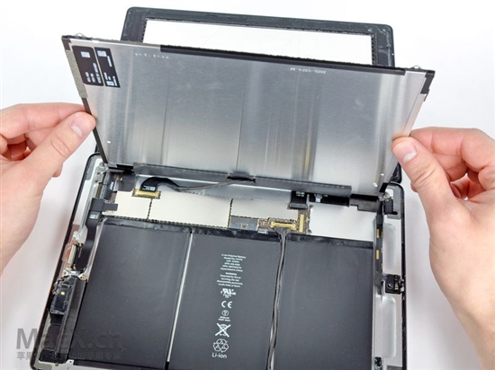 全新iPad的电池容量为42.5Whr 比iPad 2多近70%