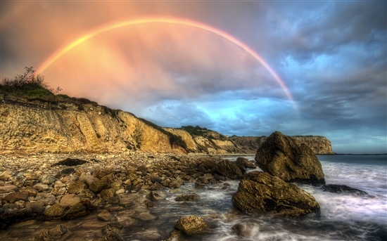 微软推两款梦幻Win7主题：明月/彩虹