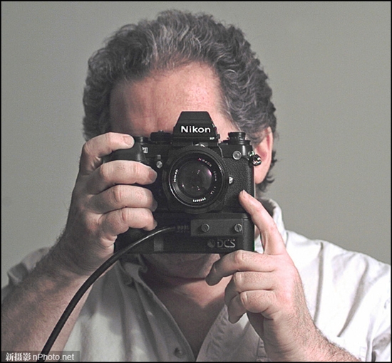 摄影师自拍17年 展示数码相机发展历程-摄影师