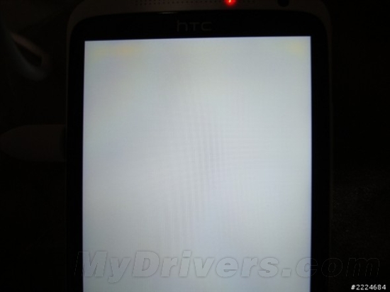 HTC旗舰新机One X屏幕也曝黄斑问题