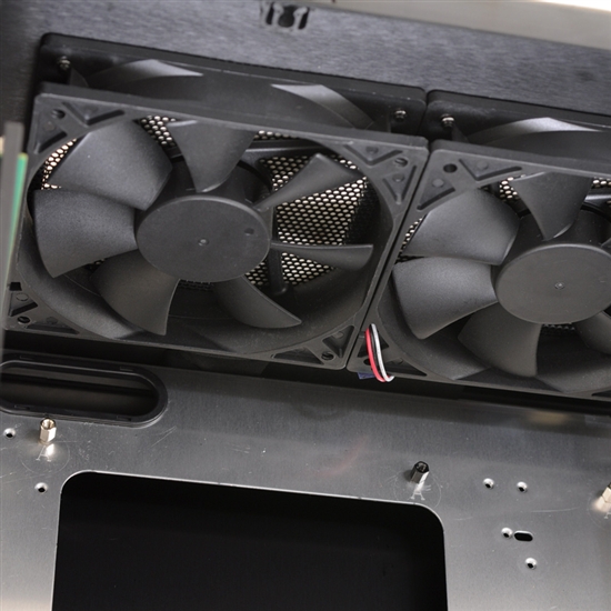 联力最小尺寸标准ATX铝箱PC-V700正式发布