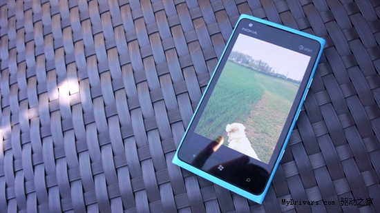 Lumia 900：Windows Phone拯救者