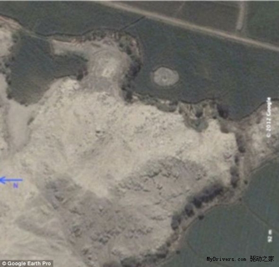 Google Earth拍秘鲁五千年巨型土丘 形如动物