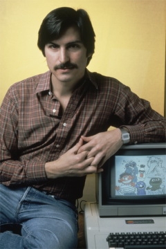 35年前的今天：苹果Apple II首秀