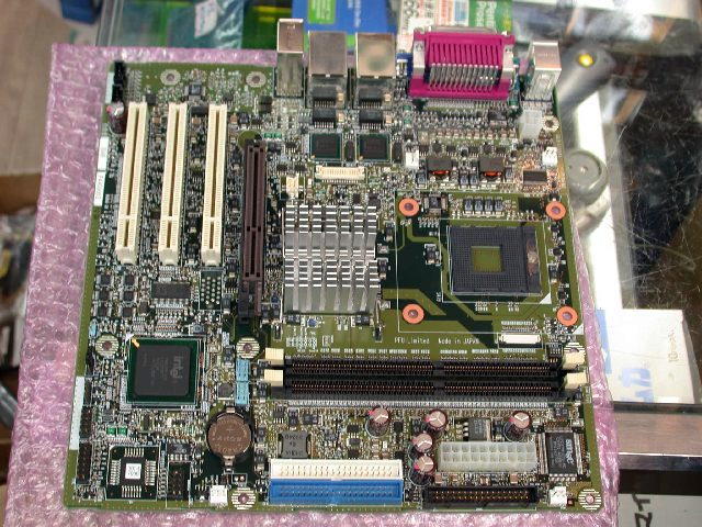 Pentium M桌面化，对应主板登场