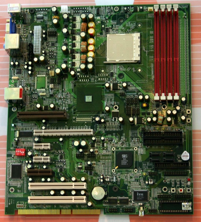 Computex2004速递，SiS的PCI-E主板