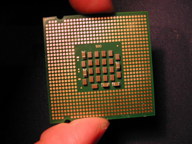 独家图片报道:Intel 925主机板