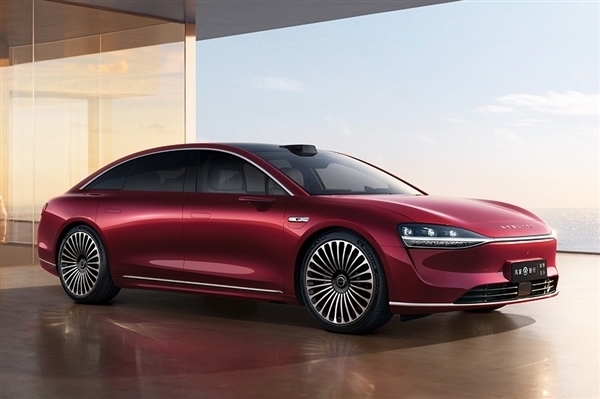 余承东首度回应享界S9飞坡事件:给钱就好评 不给钱就恶评